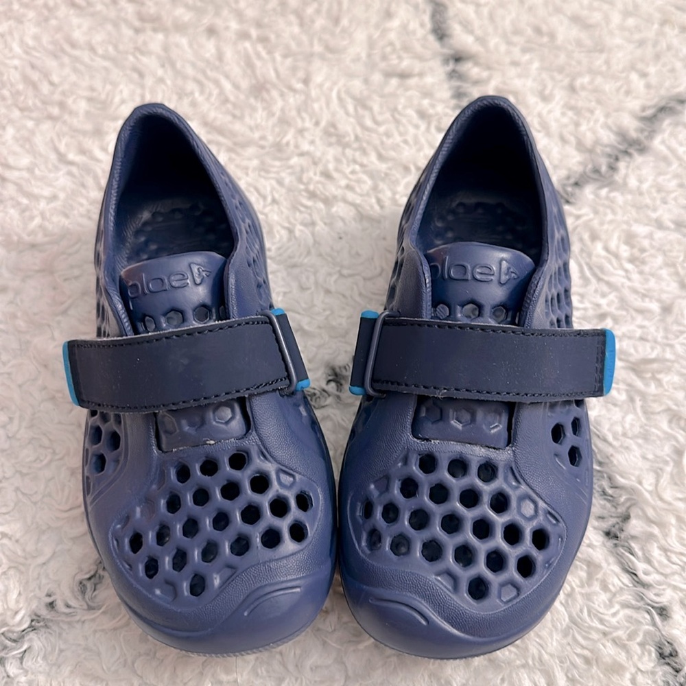 Plae water shoes - Style: Mimo - navy blue- size 9